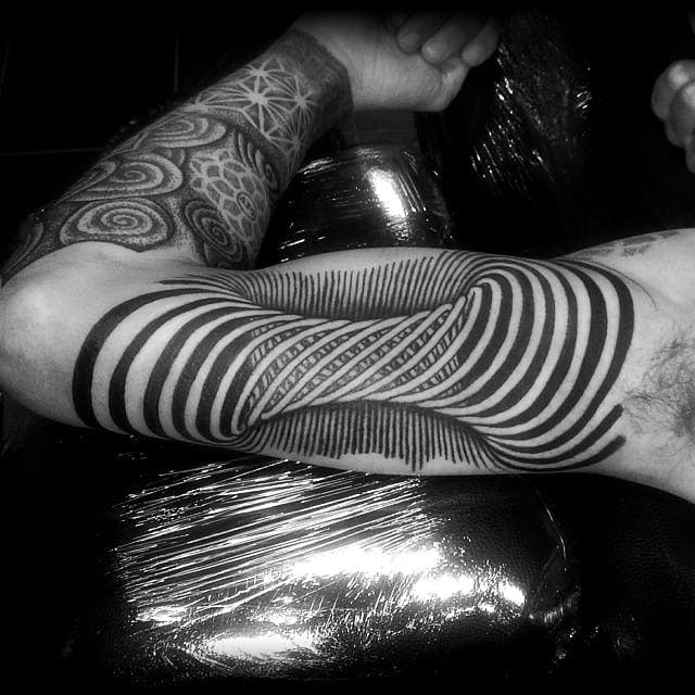 optical illusion tatu 10